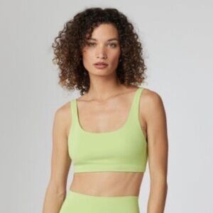 Vuori Sports Bra in Citron 💚